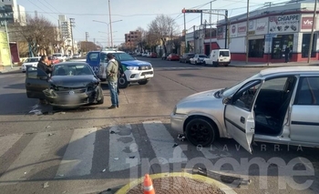 Imagen de la nota: Violento choque en Colón y España: un herido