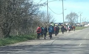 Un centenar de jóvenes camino a Sierras Bayas Imagen de la nota: Un centenar de jóvenes camino a Sierras Bayas