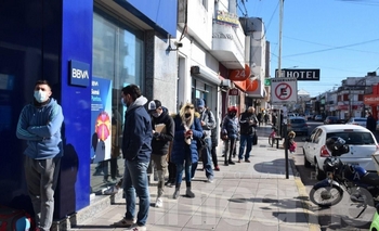 Los casos semanales de Covid-19 aumentaron un 92% Imagen de la nota: Los casos semanales de Covid-19 aumentaron un 92%