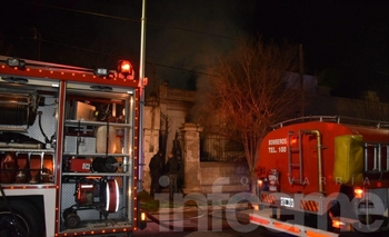 Imagen de la nota: Rescataron a un hombre de una vivienda en llamas