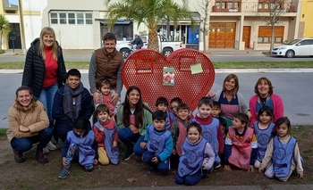 Entregaron un “Corazón Solidario” al Jardín 906  Imagen de la nota: Entregaron un “Corazón Solidario” al Jardín 906