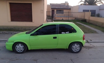 Imagen de la nota: Pasó un semáforo en rojo sin licencia, VTV y con suspensión baja