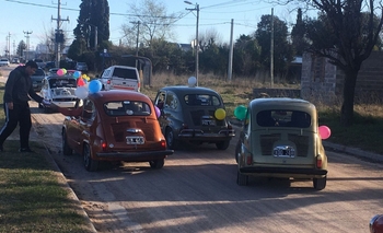 Imagen de la nota: La Filial de Fiat 600 entregó golosinas 