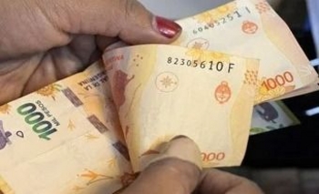 El poder adquisitivo del salario mínimo acumula una caída que no se veía desde la crisis de 2001 Imagen de la nota: El poder adquisitivo del salario mínimo acumula una caída que no se veía desde la crisis de 2001