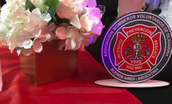 Imagen de la nota: Piden la devolución de los centros de mesa de la cena de Bomberos