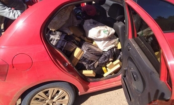 Imagen de la nota: Encuentran 400kg de droga en un auto de Olavarría