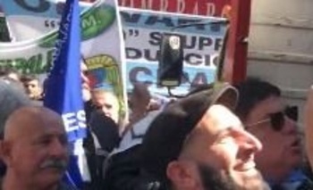 Imagen de la nota: Olavarrienses en manifestación provincial