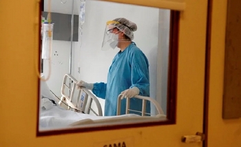 Imagen de la nota: Alarma por una enfermedad no identificada: murió un médico, hay cuatro internados graves y un sanatorio aislado en Tucumán