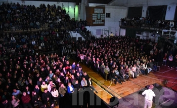 Fotogalería: más de 1000 personas acompañaron a Maxi Wesner Imagen de la nota: Fotogalería: más de 1000 personas acompañaron a Maxi Wesner