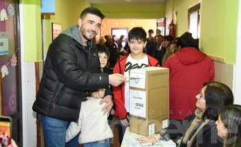 Galli votó en el Jardín 902: “Tenemos que celebrar la democracia yendo a votar” Imagen de la nota: Galli votó en el Jardín 902: “Tenemos que celebrar la democracia yendo a votar”