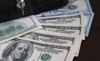 Imagen de la nota: El dólar “blue” sigue imparable: cerró a $780 y acumula $175 desde las PASO