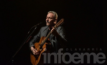 Imagen de la nota: Fotogalería: Pedro Aznar deslumbró en el Teatro Municipal