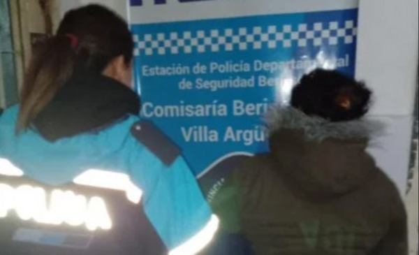 Detuvieron a una mujer acusada de intentar atacar a su hijo de 14 años ...
