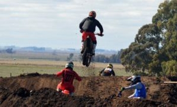 Imagen de la nota: Motocross: la competencia provincial volvió a Sierras Bayas