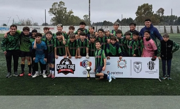 “Copa CAE”: Alumni y Embajadores, campeones Imagen de la nota: “Copa CAE”: Alumni y Embajadores, campeones