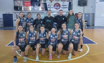 Imagen de la nota: Básquet Femenino: Ferro festejó en el Amadeo Bellingeri