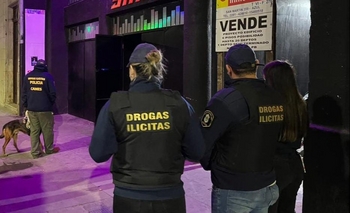 Imagen de la nota: Azul: desarticularon una organización de venta de droga en fiestas electrónicas
