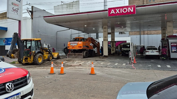 Olores en el centro por obras en una estación de servicio