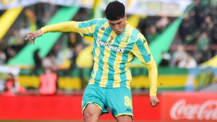Otro olavarriense en la élite del fútbol: Mateo Vales tuvo su debut