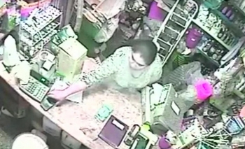 Imagen de la nota: Simuló realizar una compra y se robó un teléfono celular