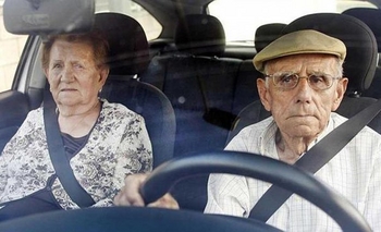 Un proyecto propone bajar el costo de licencias de conducir a adultos mayores Imagen de la nota: Un proyecto propone bajar el costo de licencias de conducir a adultos mayores