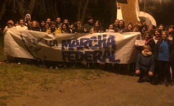 Olavarrienses participan de la Marcha Federal Imagen de la nota: Olavarrienses participan de la Marcha Federal