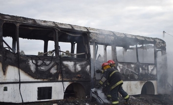 Imagen de la nota: Incendiaron micro y casilla en el kartódromo del AMCO