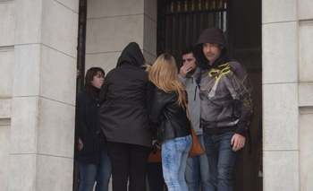 Galli recibió a los trabajadores cesanteados del Registro Automotor Imagen de la nota: Galli recibió a los trabajadores cesanteados del Registro Automotor