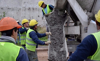 Unos 115 trabajadores fueron despedidos en Olavarría por paralización de la obra pública Imagen de la nota: Unos 115 trabajadores fueron despedidos en Olavarría por paralización de la obra pública