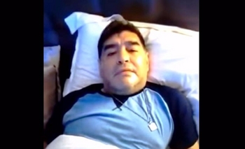 Imagen de la nota: El regalo del 10: Maradona y su saludo a Olavarría