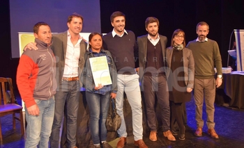 Imagen de la nota: Se firmaron y entregaron nuevas escrituras sociales