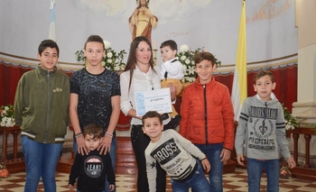 Imagen de la nota: La familia del ahijado hinojense de Macri necesita una casa