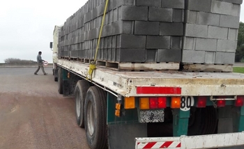 Lo infraccionan por pasar en camino rural  tras la lluvia Imagen de la nota: Lo infraccionan por pasar en camino rural  tras la lluvia