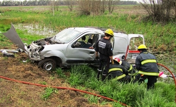 Imagen de la nota: Ruta 5: volcó una camioneta y dos personas resultaron heridas