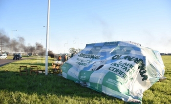 Imagen de la nota: Camioneros protestan en la rotonda de 51 y 226 