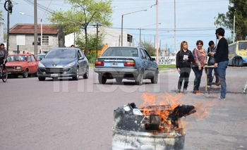 Imagen de la nota: Olla popular y protesta en la rotonda de Colón y Alberdi 