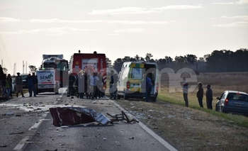 Grave accidente entre camiones: tres heridos Imagen de la nota: Grave accidente entre camiones: tres heridos