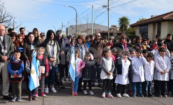 Imagen de la nota: Se realizó el acto oficial por el “Día del Maestro”