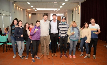 Imagen de la nota: Jóvenes recibieron su tarjeta de descuentos