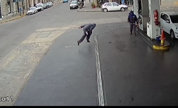 Imagen de la nota: Video viral: un tropiezo “maradoniano” 