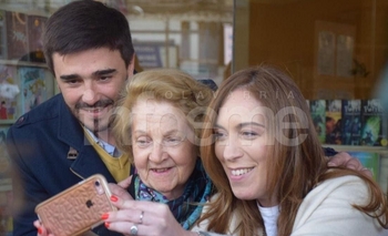 Imagen de la nota: Vidal continuó su recorrida por el centro de Olavarría