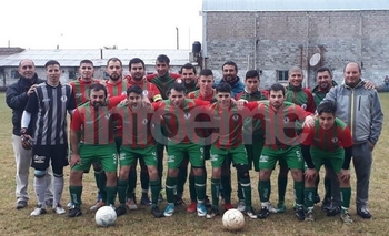 Imagen de la nota: Espigas goleó y sigue líder en el Clausura de Campaña