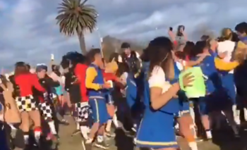 Imagen de la nota: Adolescentes de Azul hicieron un pogo en plena pandemia