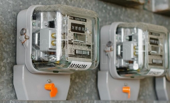 Prorrogan hasta fin de año la prohibición de cortar servicios públicos Imagen de la nota: Prorrogan hasta fin de año la prohibición de cortar servicios públicos