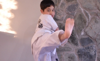 Imagen de la nota: Niño olavarriense amputado brilla en el taekwondo
