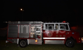 Imagen de la nota: Bomberos trabajó en el incendio de una casilla rural 