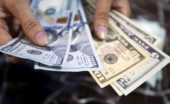 Habilitan la compra de dólar ahorro Imagen de la nota: Habilitan la compra de dólar ahorro