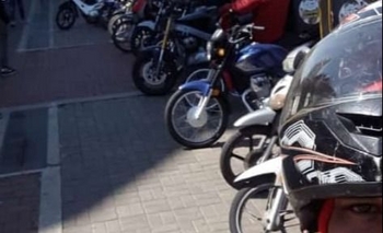 Imagen de la nota: Caravana y ruidosa protesta de los motomandados