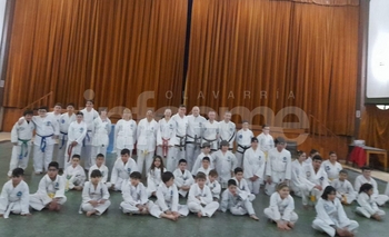 Imagen de la nota:  Numeroso examen en el Club Loma Negra