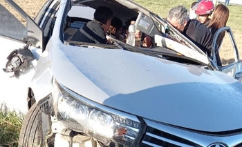 Imagen de la nota: Ruta 3: una familia despistó y volcó cerca de Azul